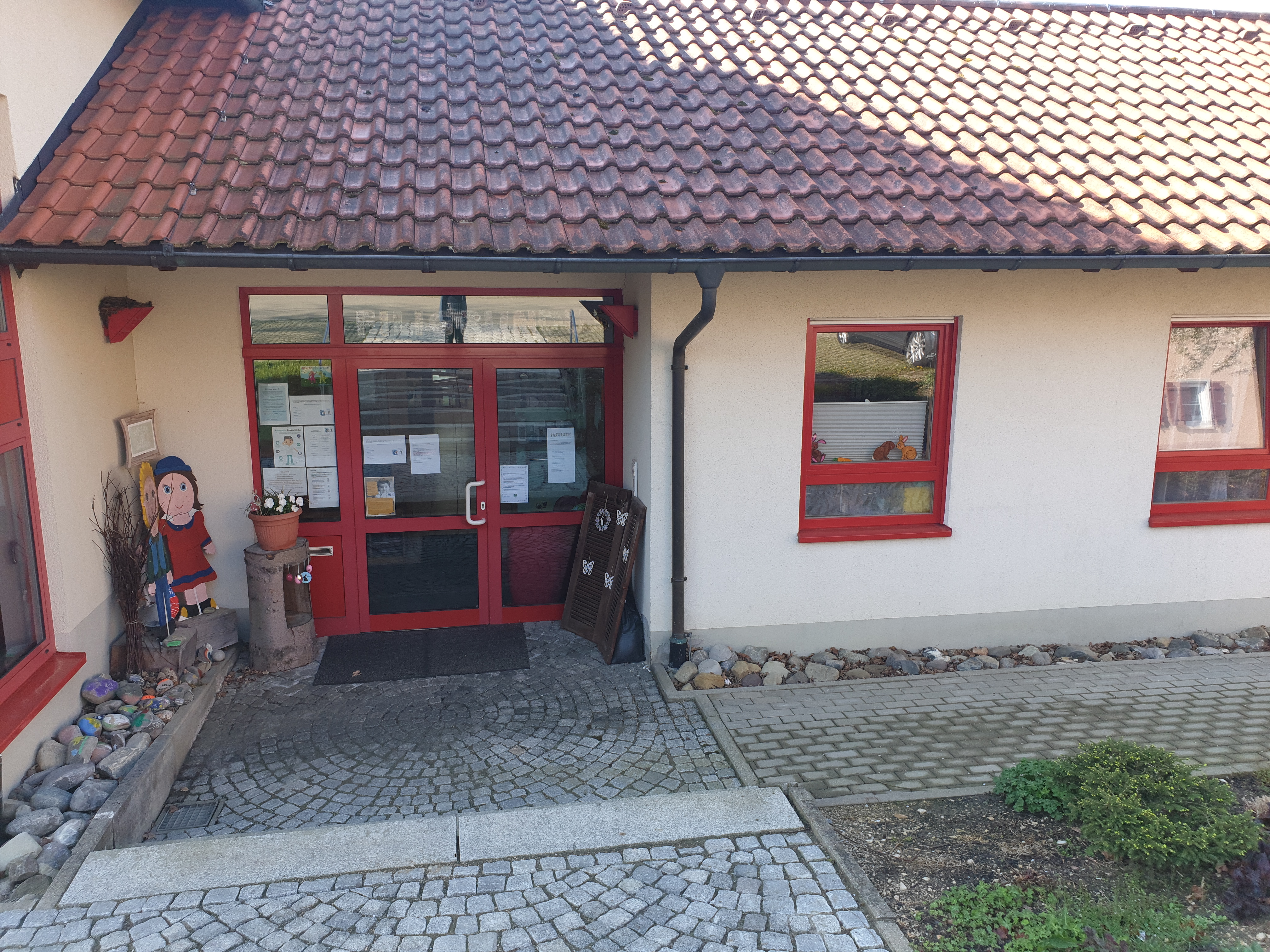  Eingang Kindergarten 